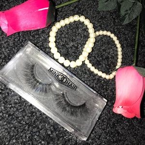 False lashes w/free bracelets with purchase😍